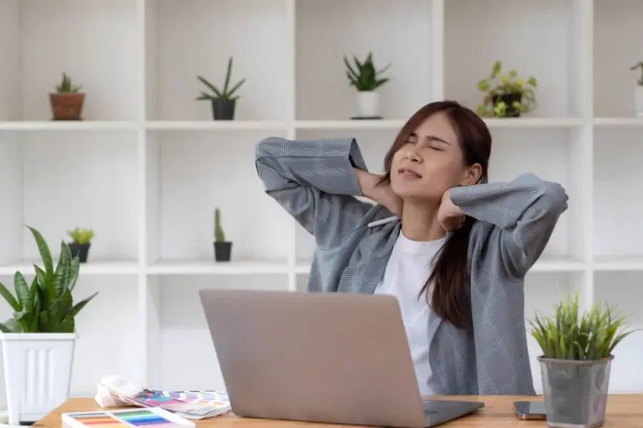 Omuz Sıkışma Sendromu Nedir? Kimlerde Görülür?