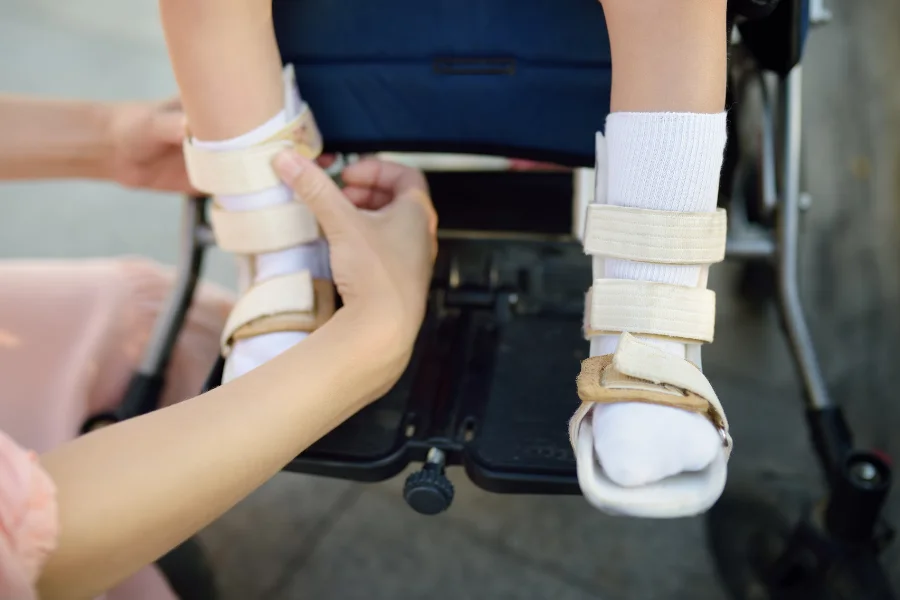 Diz Bandajı mı, Ortez mi? Diz Yaralanmaları İçin Doğru Seçim